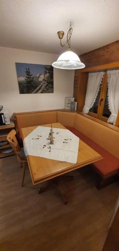 Cama o camas de una habitación en Ferienwohnung Zunzer