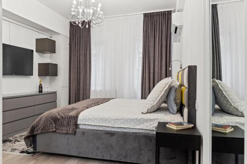 Brand New Studio - Old Town