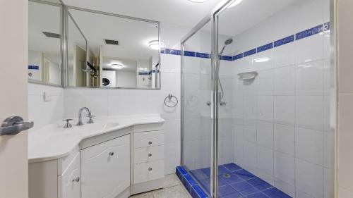 Koupelna v ubytování Tranquil Shores Unit 16 Caloundra QLD