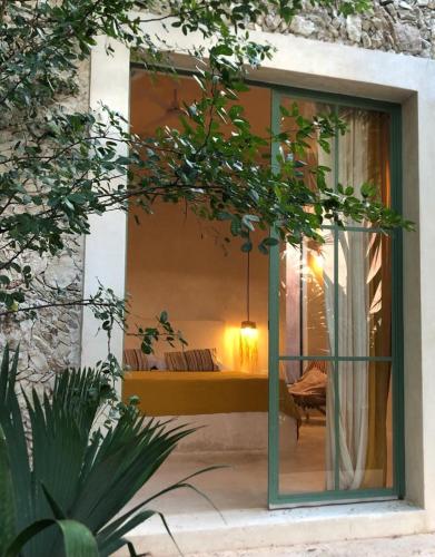Το κτήριο όπου στεγάζεται  το bed & breakfast