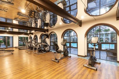 Fitness centrum a/nebo fitness zařízení v ubytování LaCasita Pool View 5 WiFi Gym