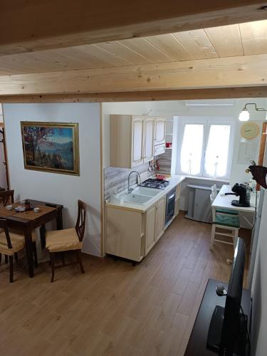 Η κουζίνα ή μικρή κουζίνα στο Nonno Nunzio House