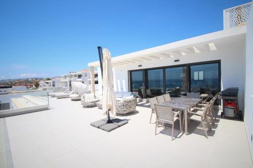 Fotografie z fotogalerie ubytování Luxurious Penthouse with Huge Panoramic Terrace v destinaci San Roque