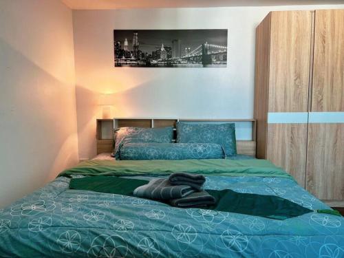 Postel nebo postele na pokoji v ubytování Lo-Fi Room on Ninman 12