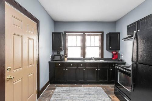 The Irvington Escape Charming Duplex – Photos 2