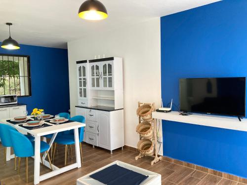 TV a/nebo společenská místnost v ubytování Flat Anchor Marine Monte Vista