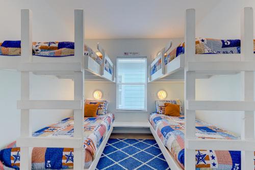Una cama o camas en una habitación de Second Wind