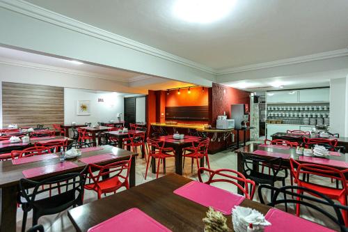 Restoran atau tempat lain untuk makan di Sandri City Hotel