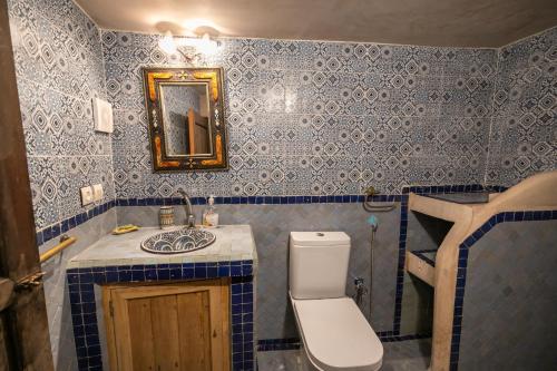 Un baño de Riad Dar Hidaya Fes