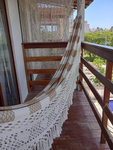 Kailua apartamentos e suítesにあるバルコニーまたはテラス