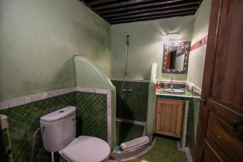 Un baño de Riad Dar Hidaya Fes