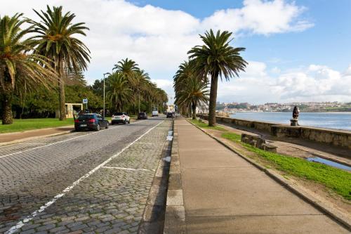 Boutique Rentals- SEA Breeze Apt