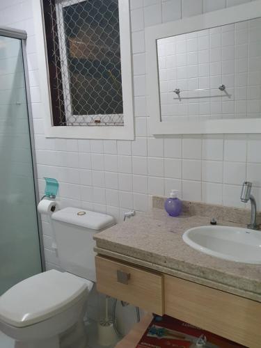 Ένα μπάνιο στο Casa 03 suites com ar.