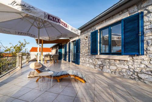 Μπαλκόνι ή βεράντα στο Ferienhaus Kuca Marija - Traditionelles Steinhaus bei Zadar