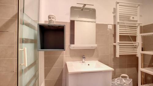 Kúpeľňa v ubytovaní Appt "Vanille" Wifi, Calanques, Plages, Port, à pieds