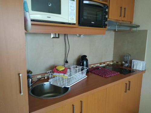 Kuchyň nebo kuchyňský kout v ubytování Al mare