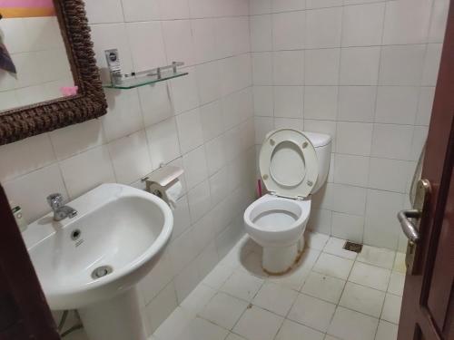 Bilik mandi di Casa Minha Hostel & Bar