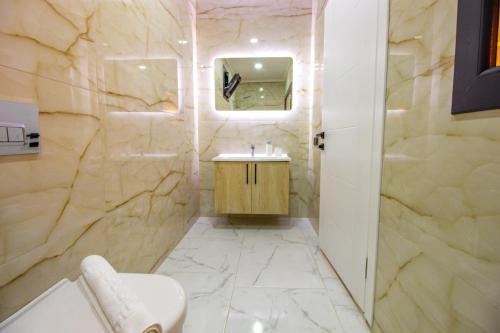 A bathroom at villa emir 2