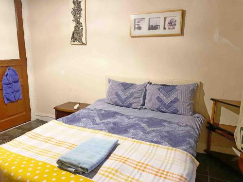 Säng eller sängar i ett rum på Private Room in Istanbul #12