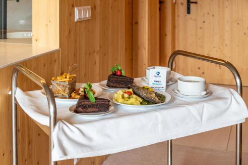 Makanan di atau berdekatan apartmen