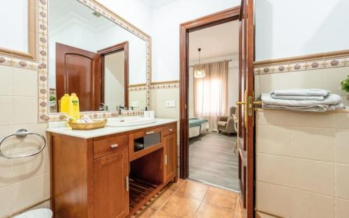 Vonios kambarys apgyvendinimo įstaigoje Apartamento en Urbanización Residencial - Roble, 5