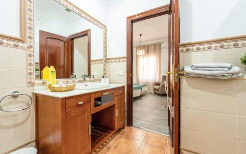 Kúpeľňa v ubytovaní Apartamento en Urbanización Residencial - Roble, 5