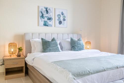 Postel nebo postele na pokoji v ubytování Hashtag Holiday Home - Stylish 1 Bedroom apartment in The Greens