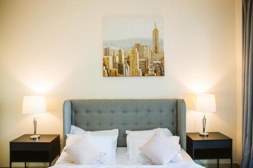 Luxury Apartment at Standpoint Tower by EMAAR