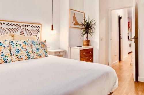 Calle Rodas 3 Central 5 stars apartment in Madrid for 6 people