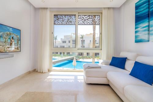 Mangroovy Seaview 1BR Beach and Pool Free access