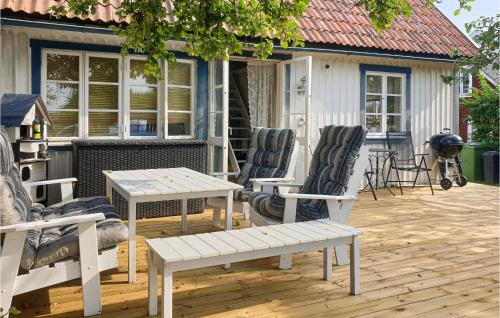 Το κτήριο όπου στεγάζεται  η παραθεριστική κατοικία