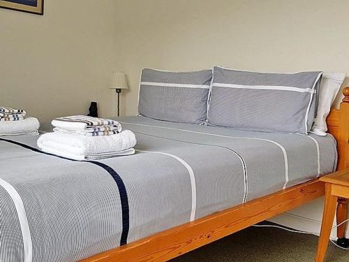 Кровать или кровати в номере Lower Deck