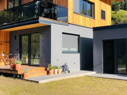 New relaxing mountain getaway.