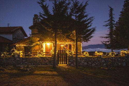 Fotografia z galérie ubytovania E L chalet. A cosy mountain retreat. v destinácii Palaios Agios Athanasios