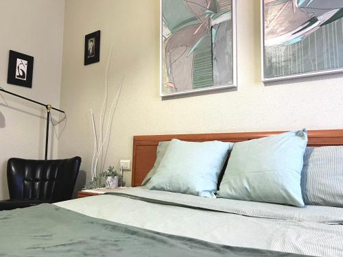 Big spacious penthouse next to the sea