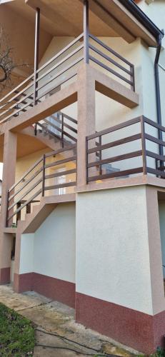 Balcó o terrassa a Apartmani Ostojic