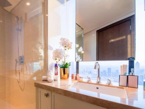 FIRST CLASS Penthouse with Full BURJ KHALIFA and FOUNTAIN view, Dubai ... - First-Class Penthouse Amenities