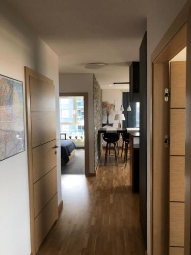 Kuchyň nebo kuchyňský kout v ubytování Apartament 3-pokojowy w sercu Gdańska