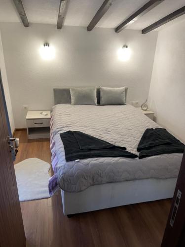 Giường trong phòng chung tại Villa Elias