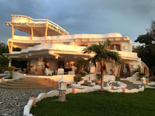 Flintstone cave house