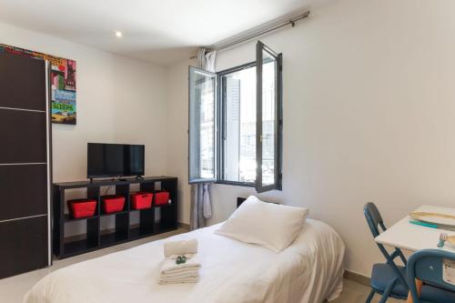 22m confortable in the heart of Montreuil