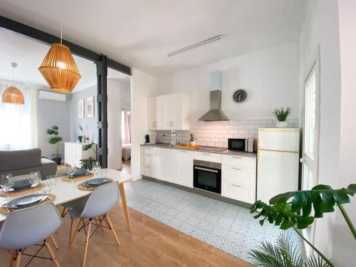 Kuchyňa alebo kuchynka v ubytovaní Bright flat Rosaleda