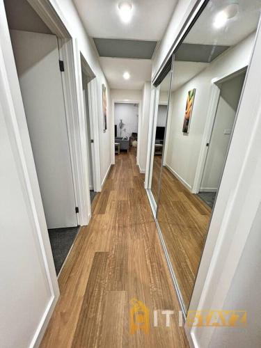 LyonsにあるLavish in Lyons - 3bd 2bth Spacious & Modern Homeのギャラリーの写真