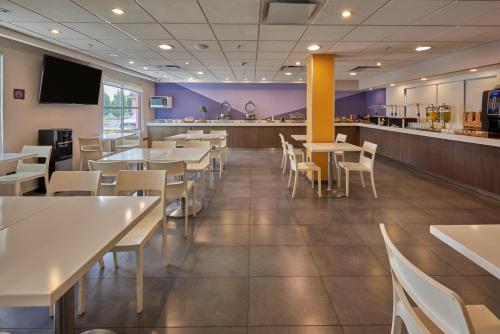 Gallery image of Sierra Suites By HP Hotels in San Luis Potosí