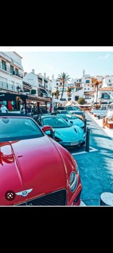 Heart of Puerto Banus newly renavated Free parking , WIFi ,Pool,Gym,Padel court