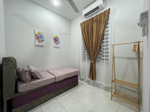 Foto de la galeria de D'Sara Homestay Fully Furnished 3 bedrooms All Aircond 2 miles centre a Kampong Kemaman
