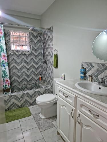 Coco Rose Apartments photo 3