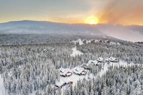 Holiday In Lapland - SointuiLevi A69 في ليفي: اطلالة جوية على منتجع في الثلج