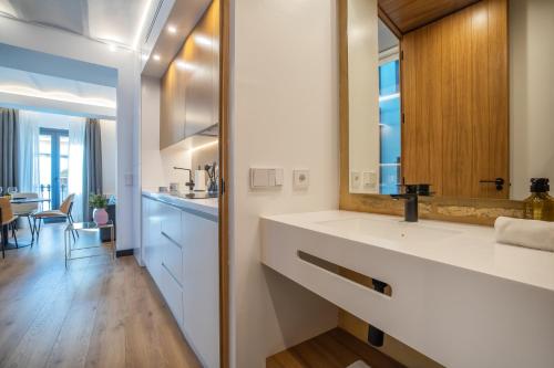 Kuchyňa alebo kuchynka v ubytovaní Olivia Suites Apartments