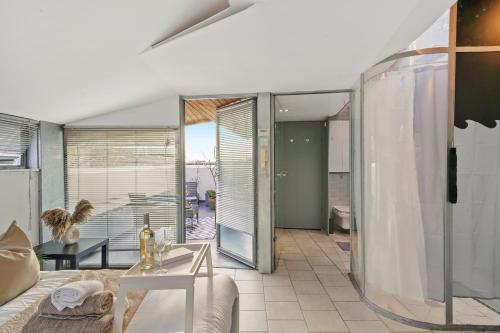 O baie la Livestay-Camden Mews House with Private Roof Terrace